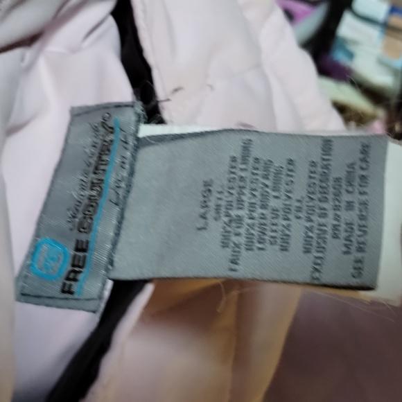 Comfy, cozy, reversible pink jacket - Picture 2 of 3